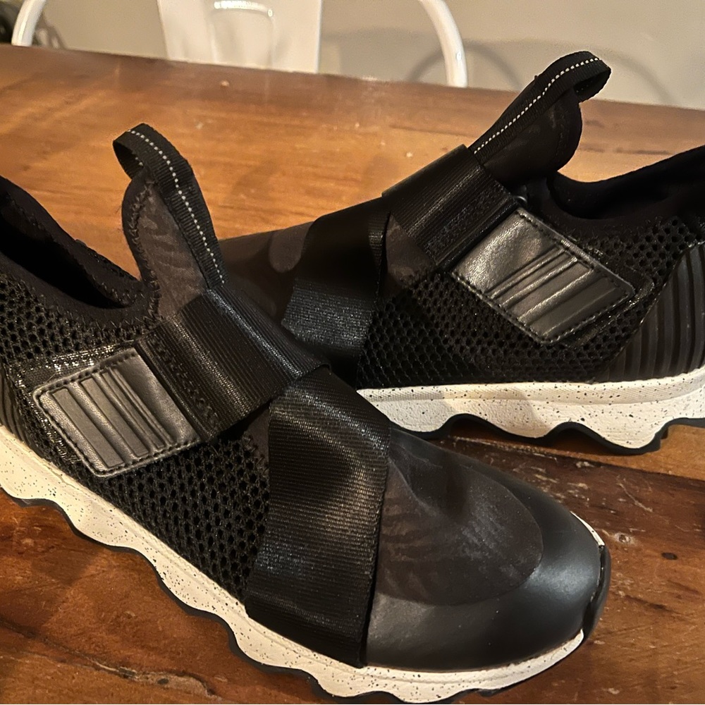 Sorel Women’s Kinetic Sneaker 7.5